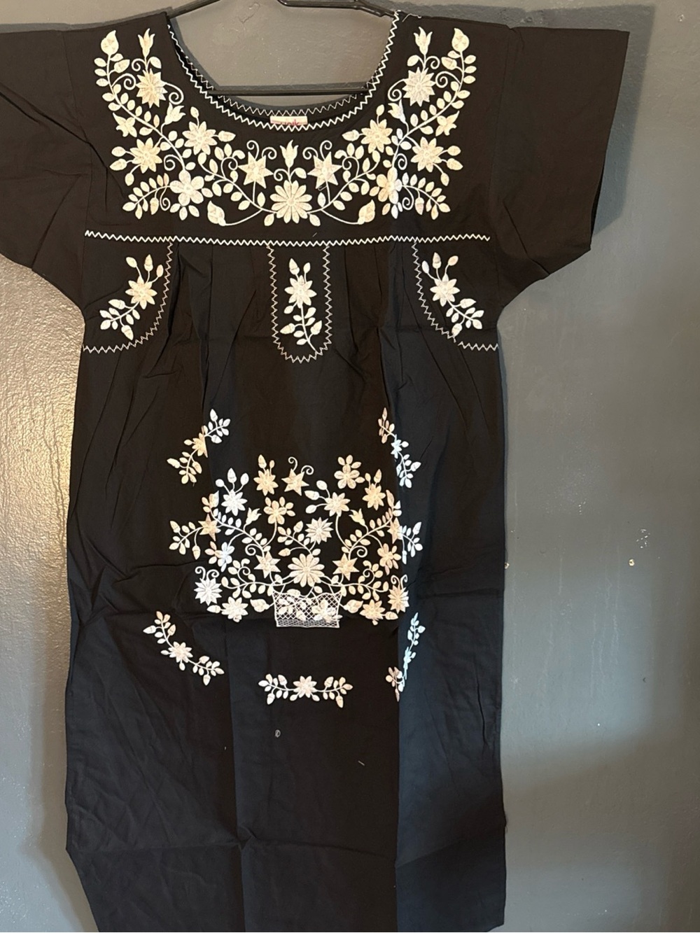 Unik Black Midi Dress with White Floral Embroidery
